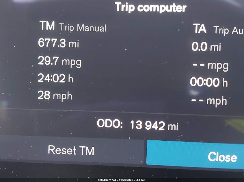 2025 Volvo Xc40 B5 Core Bright Theme VIN: YV4L12UJ2S2558137 Lot: 43771744