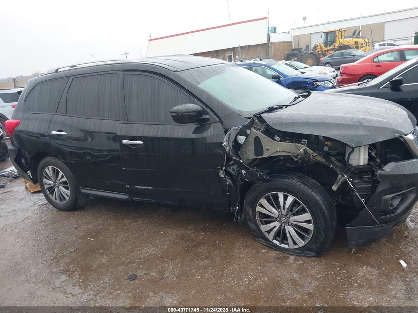 2019 NISSAN PATHFINDER SV — Photo 14