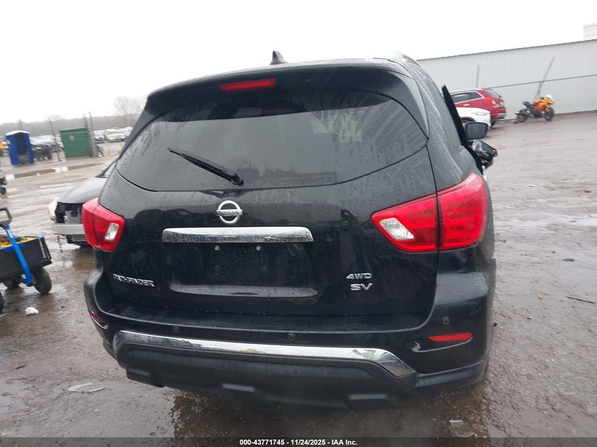 2019 NISSAN PATHFINDER SV — Photo 17