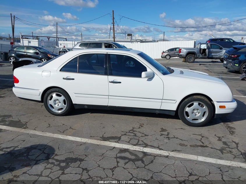 1999 Mercedes-Benz E 430 VIN: WDBJF70H7XA882580 Lot: 43771803