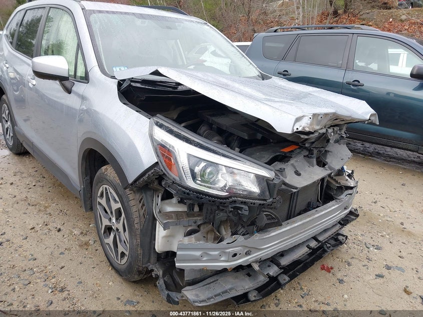 SUBARU FORESTER PREMIUM