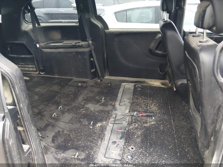 2015 Dodge Grand Caravan Sxt Plus VIN: 2C4RDGCG0FR738036 Lot: 43771911