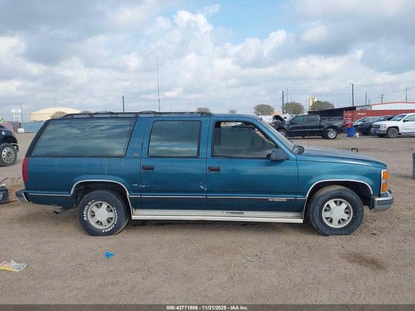 1993 Chevrolet Suburban C1500 VIN: 1GNEC16K4PJ320252 Lot: 43771906