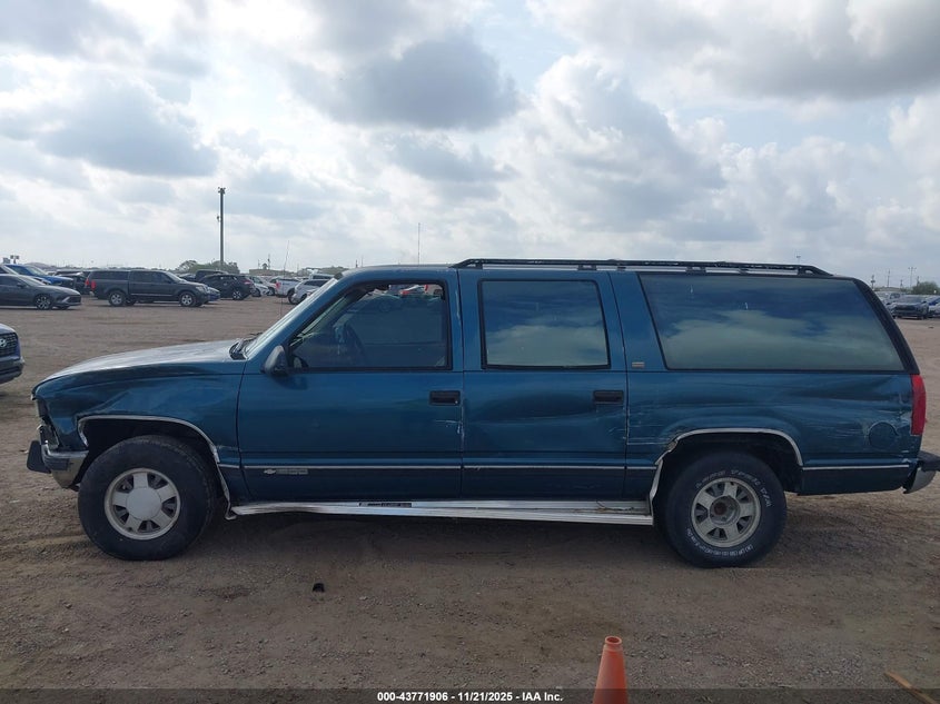 1993 Chevrolet Suburban C1500 VIN: 1GNEC16K4PJ320252 Lot: 43771906