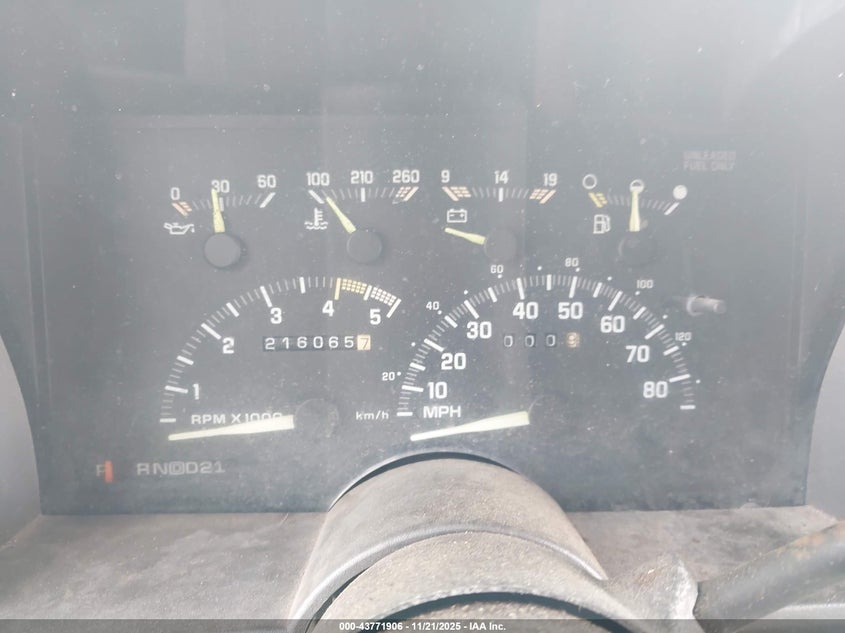 1993 Chevrolet Suburban C1500 VIN: 1GNEC16K4PJ320252 Lot: 43771906