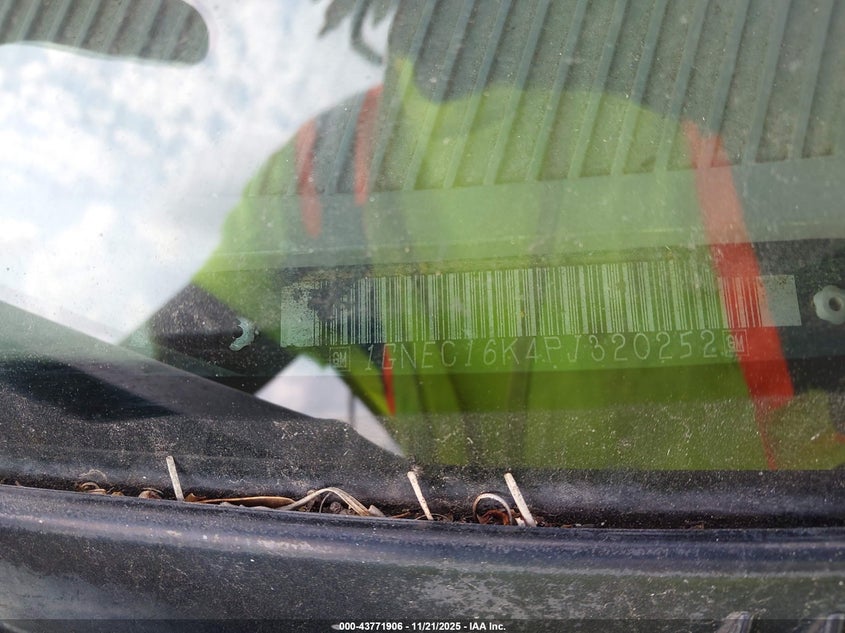 1993 Chevrolet Suburban C1500 VIN: 1GNEC16K4PJ320252 Lot: 43771906