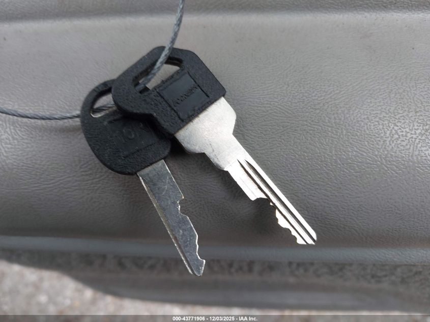 1993 Chevrolet Suburban C1500 VIN: 1GNEC16K4PJ320252 Lot: 43771906