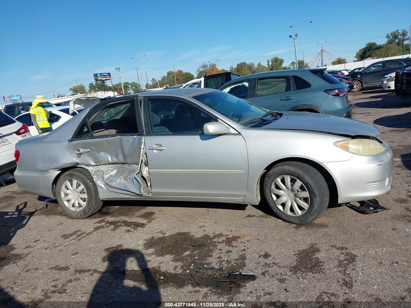 2005 Toyota Camry Le VIN: 4T1BE32K15U560762 Lot: 43771945
