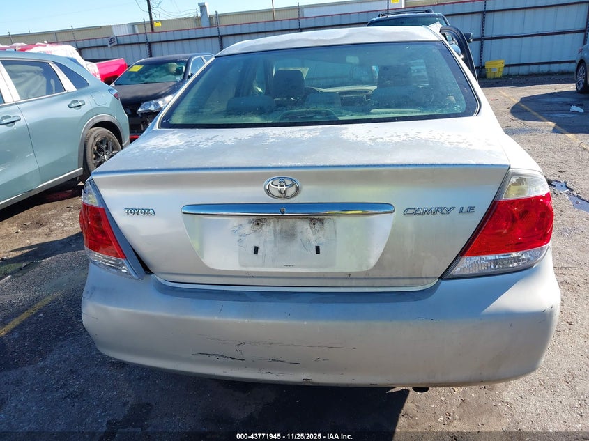 2005 Toyota Camry Le VIN: 4T1BE32K15U560762 Lot: 43771945