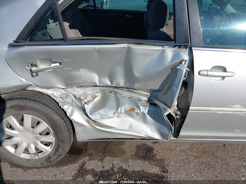 2005 Toyota Camry Le VIN: 4T1BE32K15U560762 Lot: 43771945