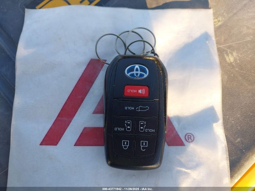 2024 Toyota Sienna Platinum VIN: 5TDESKFC0RS137821 Lot: 43771942