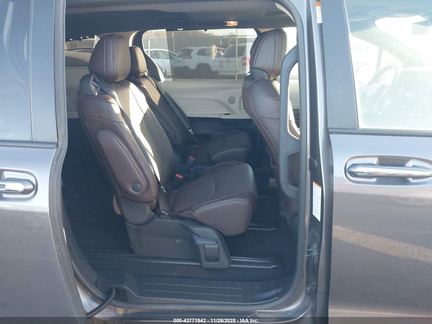 2024 Toyota Sienna Platinum VIN: 5TDESKFC0RS137821 Lot: 43771942