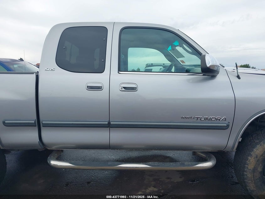2002 Toyota Tundra Sr5 V8 VIN: 5TBBT44122S272858 Lot: 43771993