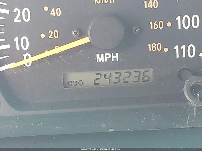 2002 Toyota Tundra Sr5 V8 VIN: 5TBBT44122S272858 Lot: 43771993