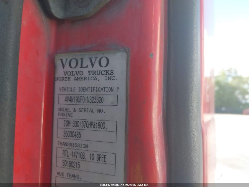 2001 Volvo Vn Vnl VIN: 4V4N19UF01N323320 Lot: 43772086