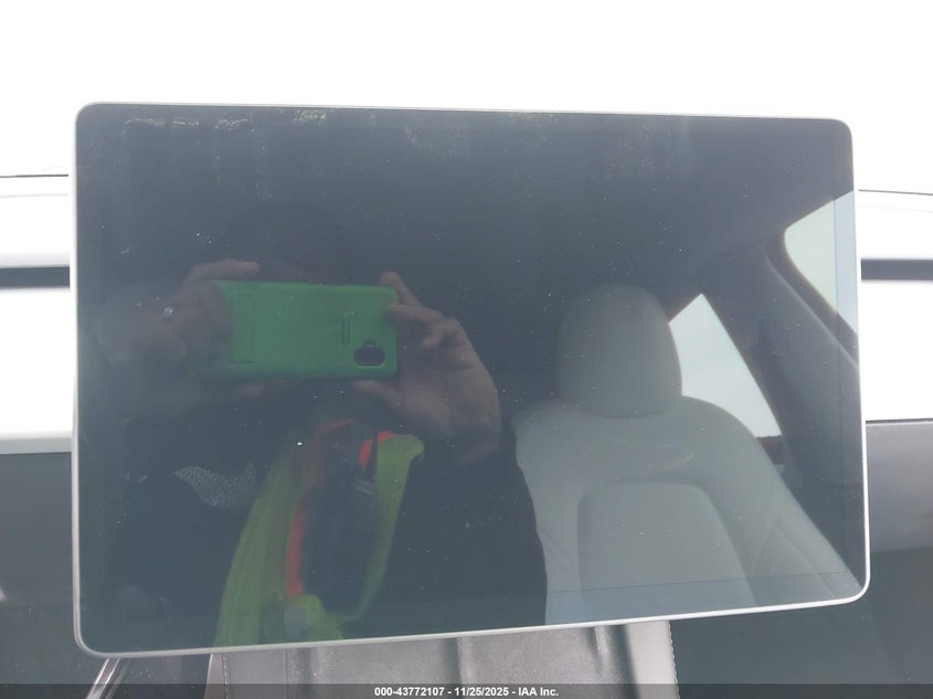 2023 Tesla Model Y Awd/Long Range Dual Motor All-Wheel Drive VIN: 7SAYGDEE8PF624671 Lot: 43772107