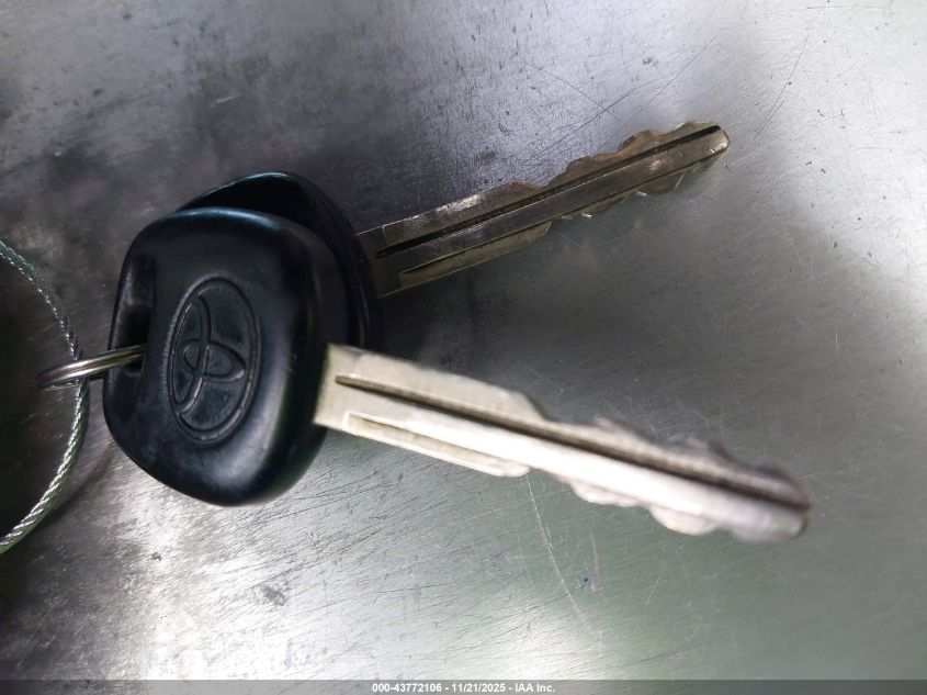 2002 Toyota Sequoia Limited V8 VIN: 5TDZT38A92S066236 Lot: 43772106