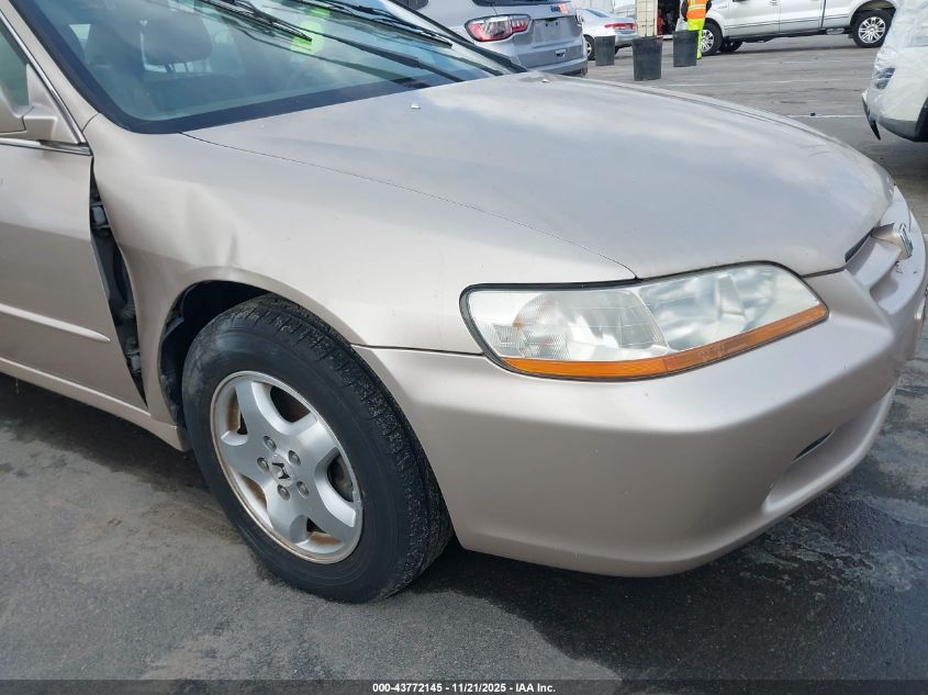 2000 Honda Accord 3.0 Ex VIN: 1HGCG1656YA062821 Lot: 43772145