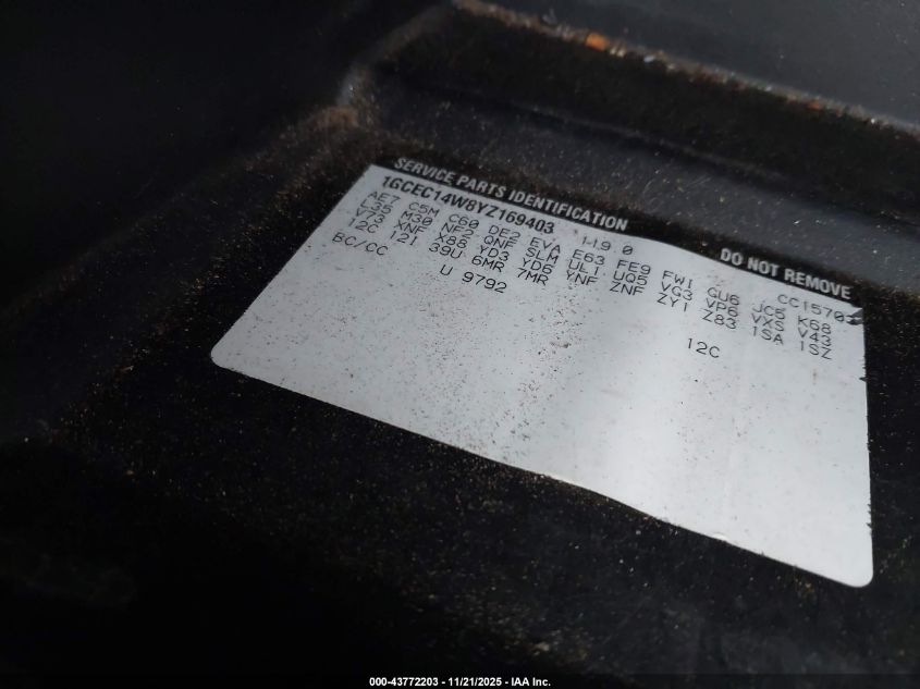 2000 Chevrolet Silverado 1500 VIN: 1GCEC14W8YZ169403 Lot: 43772203