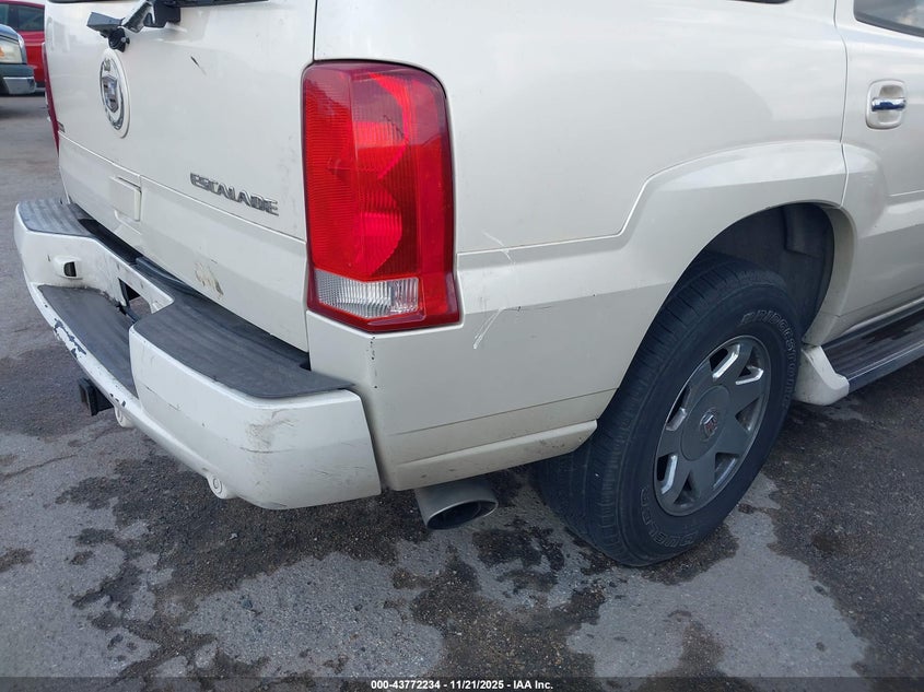 2004 Cadillac Escalade Standard VIN: 1GYEK63N74R290761 Lot: 43772234