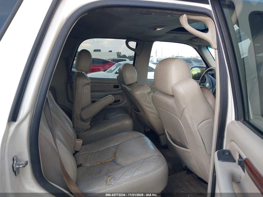 2004 Cadillac Escalade Standard VIN: 1GYEK63N74R290761 Lot: 43772234