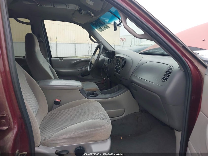 1FMRU15W01LA01367 2001 FORD EXPEDITION photo no. 5