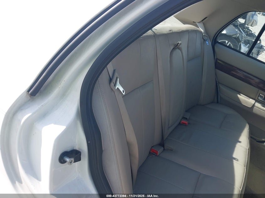 2008 Mercury Grand Marquis Gs VIN: 2MEFM74V98X632701 Lot: 43772394