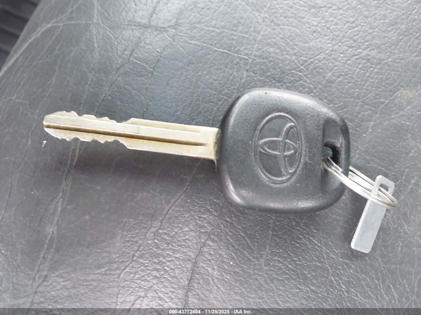 2005 Toyota Matrix Xr VIN: 2T1KR32EX5C417678 Lot: 43772404