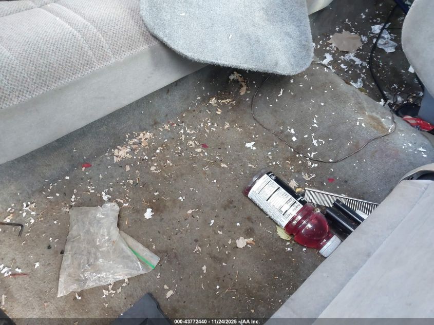 2000 Toyota Tundra Sr5 V8 VIN: 5TBBT441XYS032434 Lot: 43772440