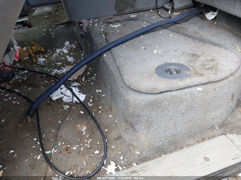 2000 Toyota Tundra Sr5 V8 VIN: 5TBBT441XYS032434 Lot: 43772440