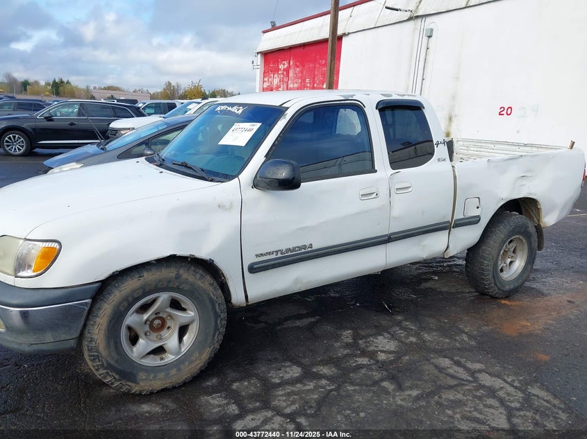 2000 Toyota Tundra Sr5 V8 VIN: 5TBBT441XYS032434 Lot: 43772440