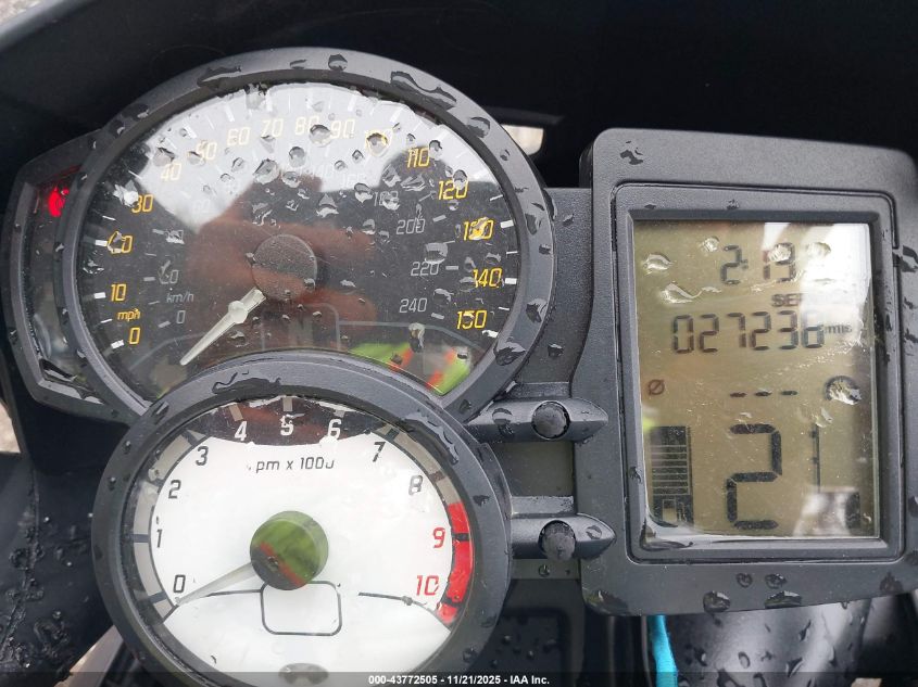 2011 BMW F800 R VIN: WB1022700BZS50619 Lot: 43772505