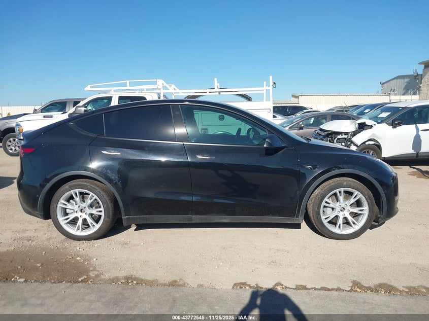 2021 Tesla Model Y Long Range Dual Motor All-Wheel Drive VIN: 5YJYGDEE1MF196337 Lot: 43772545