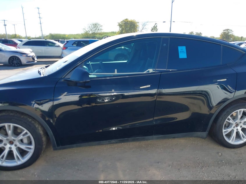 2021 Tesla Model Y Long Range Dual Motor All-Wheel Drive VIN: 5YJYGDEE1MF196337 Lot: 43772545