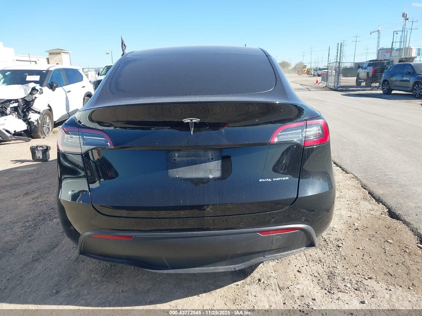 2021 Tesla Model Y Long Range Dual Motor All-Wheel Drive VIN: 5YJYGDEE1MF196337 Lot: 43772545