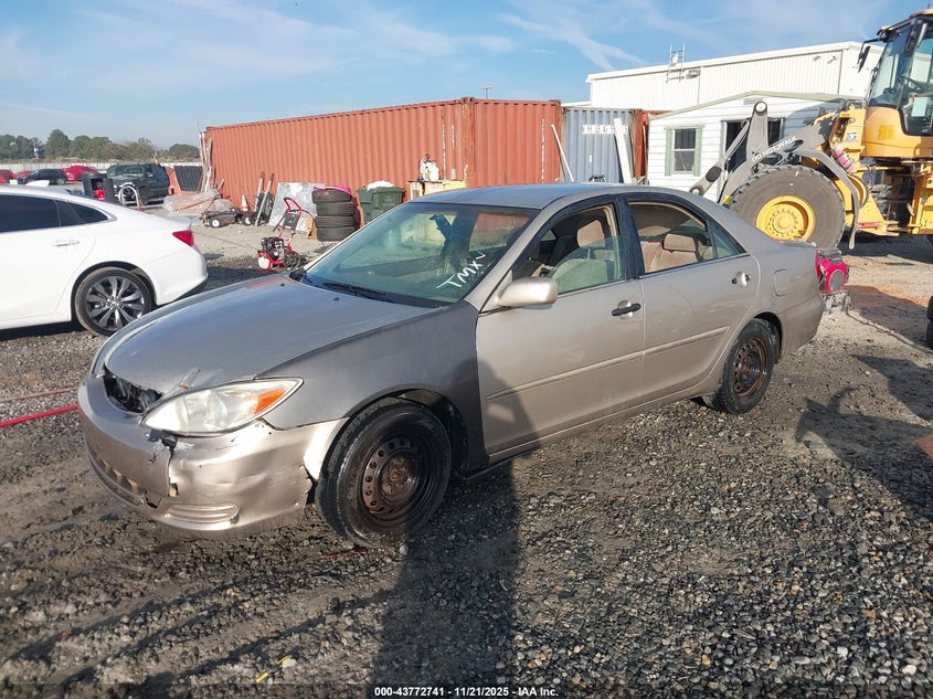 4T1BE30K44U795240 2004 TOYOTA CAMRY photo no. 2