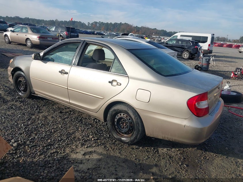4T1BE30K44U795240 2004 TOYOTA CAMRY photo no. 3
