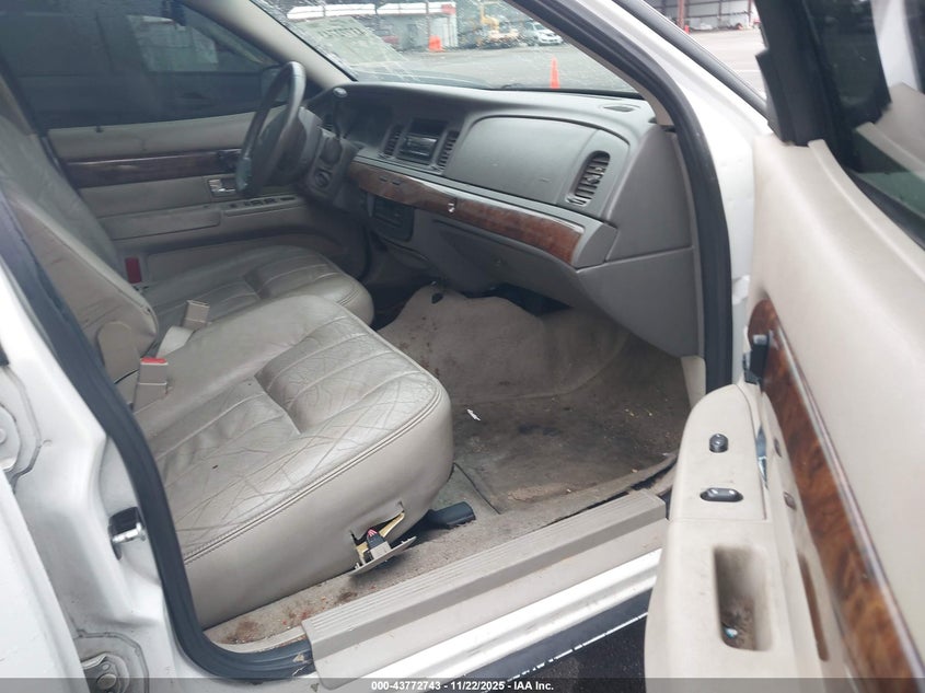 2MEFM75VX8X620104 2008 MERCURY GRAND MARQUIS photo no. 5