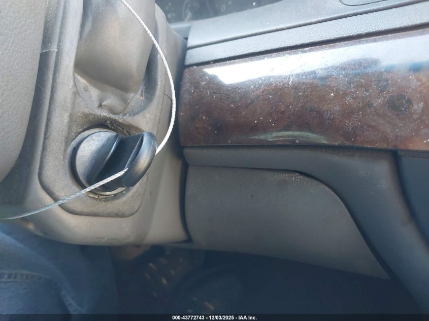 2008 Mercury Grand Marquis Ls VIN: 2MEFM75VX8X620104 Lot: 43772743