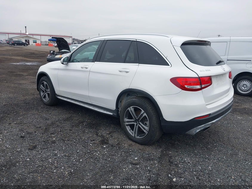 VIN WDC0G4KB0KV195776 2019 MERCEDES-BENZ GLC 300 4MATIC