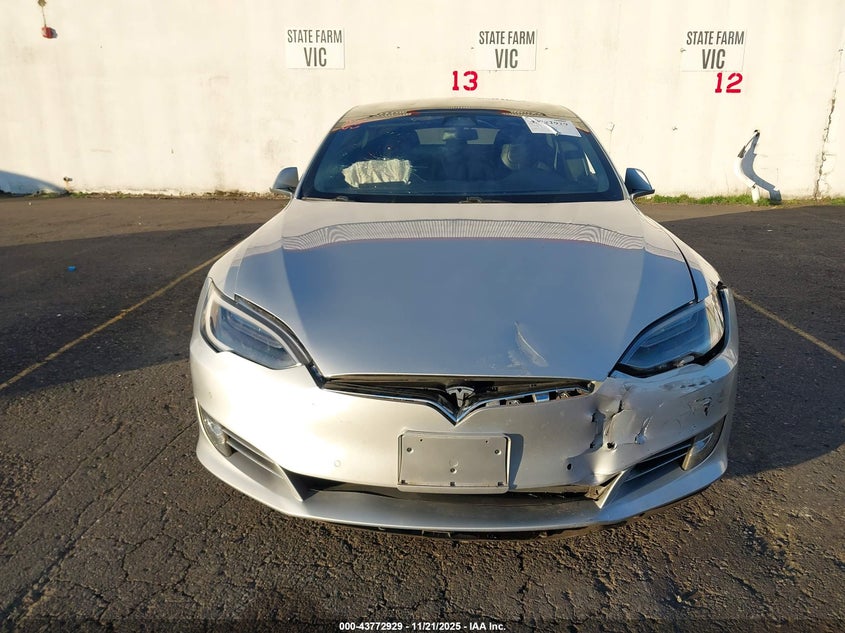 2018 Tesla Model S 100D/75D/P100D VIN: 5YJSA1E23JF246677 Lot: 43772929