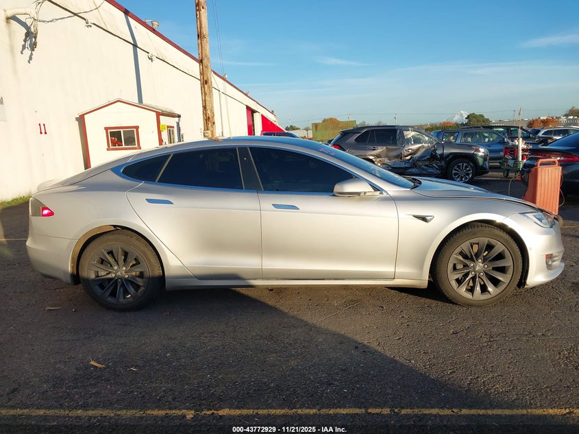 2018 Tesla Model S 100D/75D/P100D VIN: 5YJSA1E23JF246677 Lot: 43772929