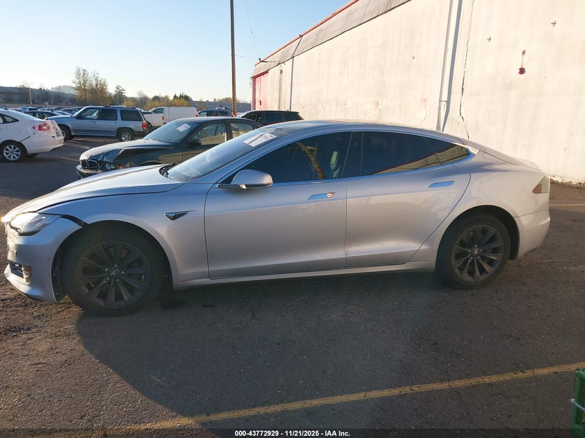 2018 Tesla Model S 100D/75D/P100D VIN: 5YJSA1E23JF246677 Lot: 43772929