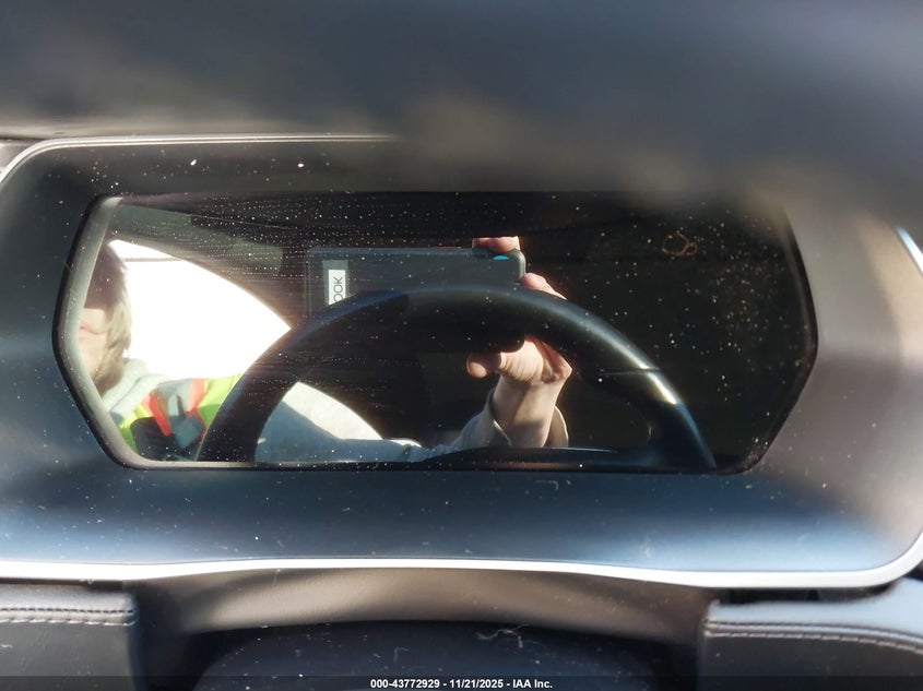 2018 Tesla Model S 100D/75D/P100D VIN: 5YJSA1E23JF246677 Lot: 43772929