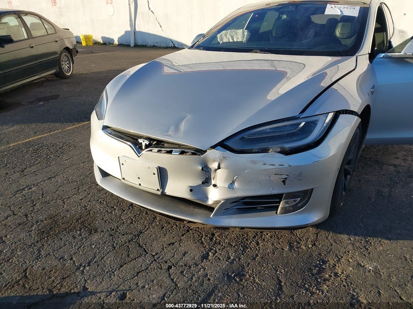 2018 Tesla Model S 100D/75D/P100D VIN: 5YJSA1E23JF246677 Lot: 43772929