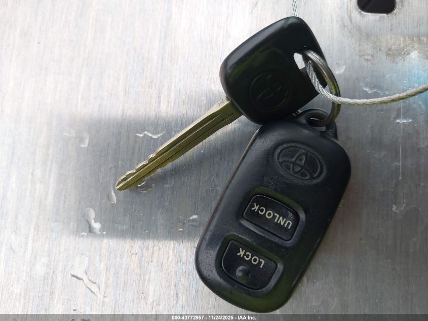 2004 Toyota Corolla Le VIN: 2T1BR32E94C317618 Lot: 43772957