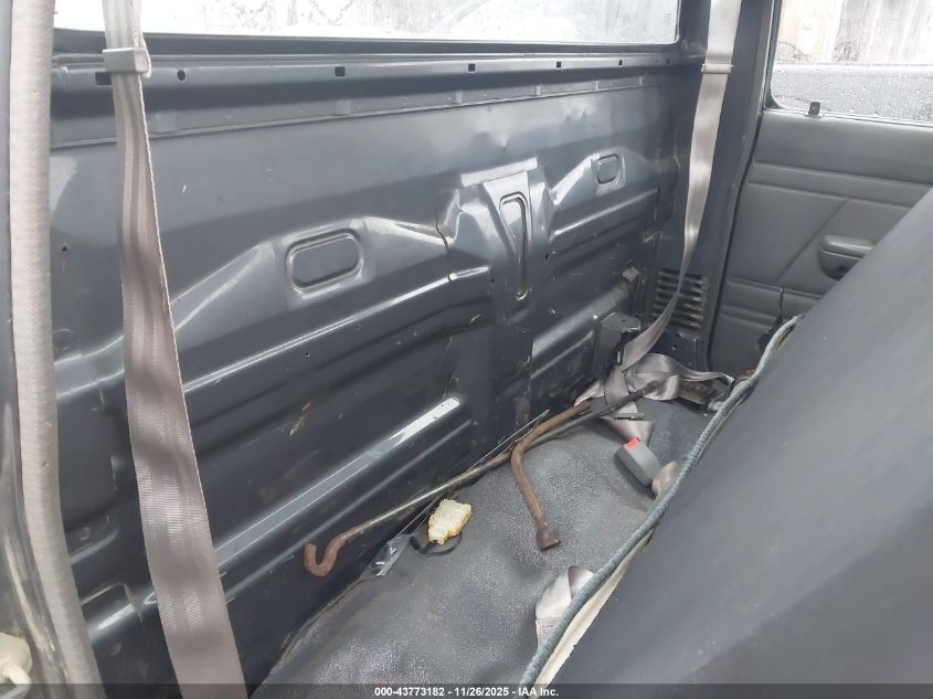 1994 Toyota Pickup 1/2 Ton Short Whlbse Dx VIN: 4TARN01P9RZ203266 Lot: 43773182