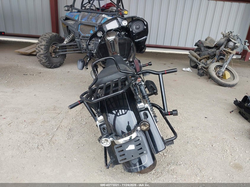 2016 Harley-Davidson Fltrxs Road Glide Special VIN: 1HD1KTM12GB626617 Lot: 43773321