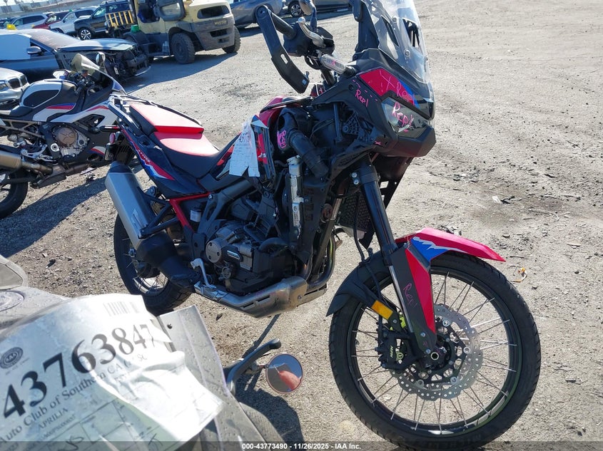 JH2SD1555RK000155 HONDA AFRICA TWIN Photo 1