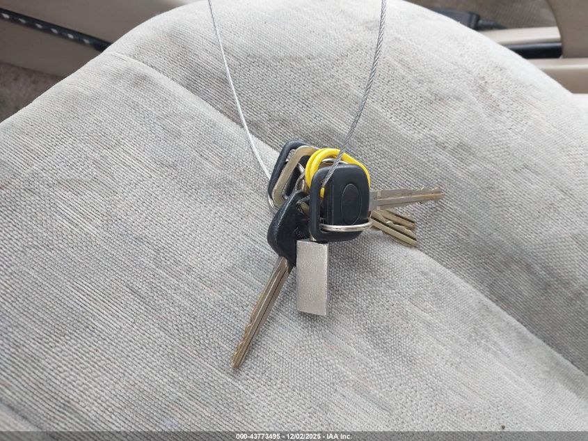 1998 Toyota Corolla Le VIN: 2T1BR18E3WC087945 Lot: 43773495